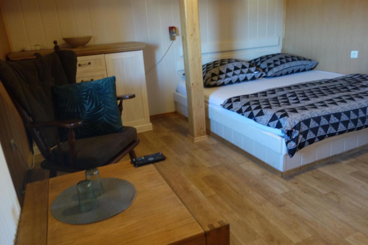 Pod Lipou Hotell Dolní Brusnice Exteriör bild
